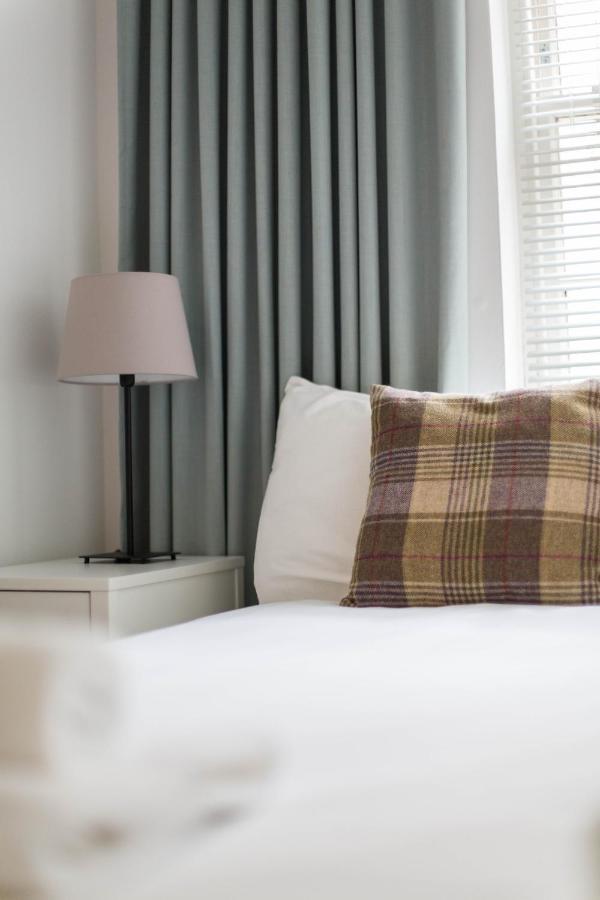 Modern Grassmarket Apartment Edimburgo Exterior foto